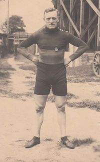 Walter Rütt mit Siegermedaille